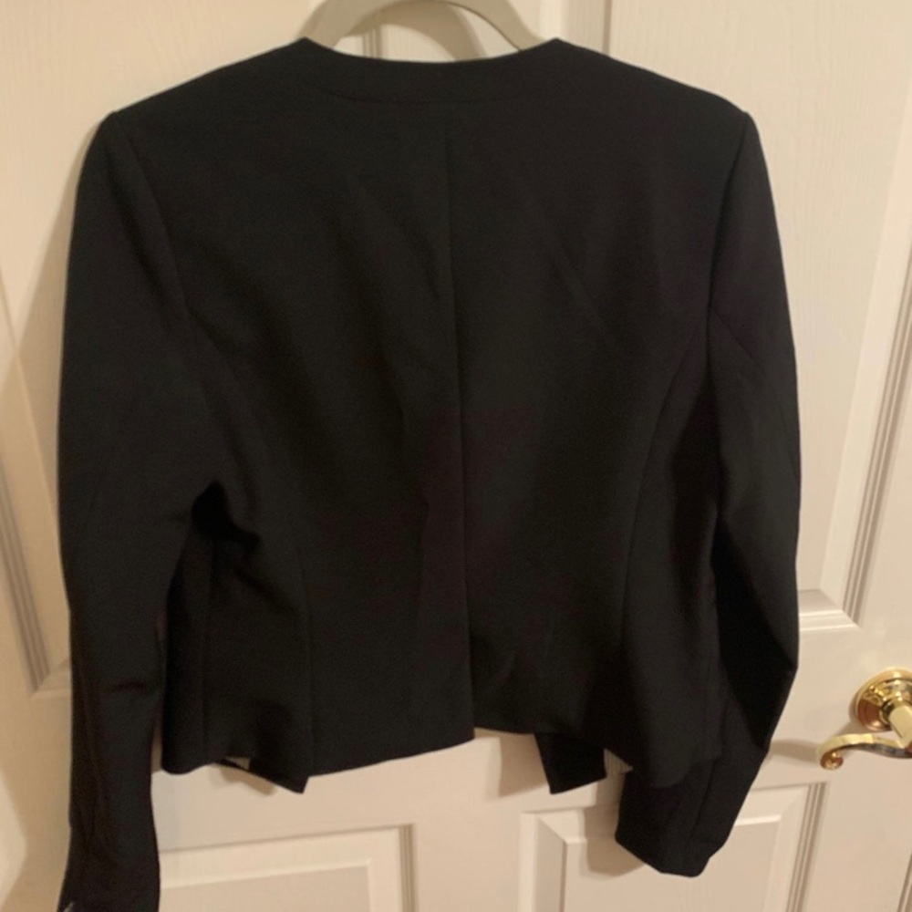 Blazer - Picture 7 of 7